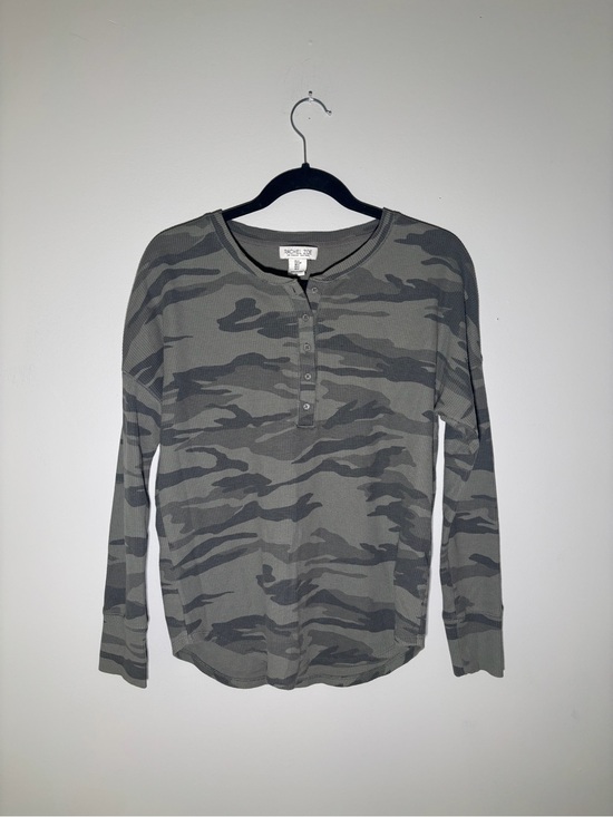 Rachel Zoe Tops - Rachel Zoe Olive & Charcoal Camo Henley Long Sleeve Top